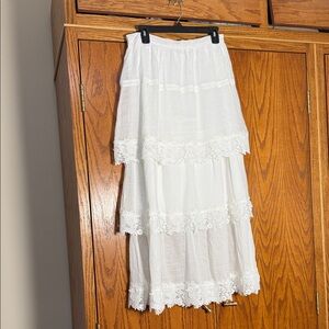 Chic White Lace Maxi Skirt